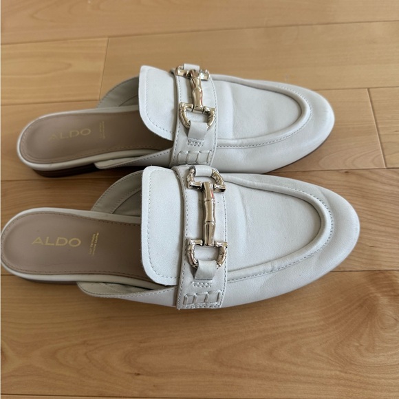 ALDO 6.5 CREAM WHITE AND GOLD LEATHER FLATS SLIP-ON LOAFERS - Picture 4 of 5